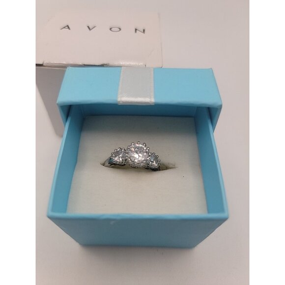 Avon Ring Dream CZ Triple Stone Statement Ring Size 6 2009 New In Box -‎ NOS - Picture 2 of 6